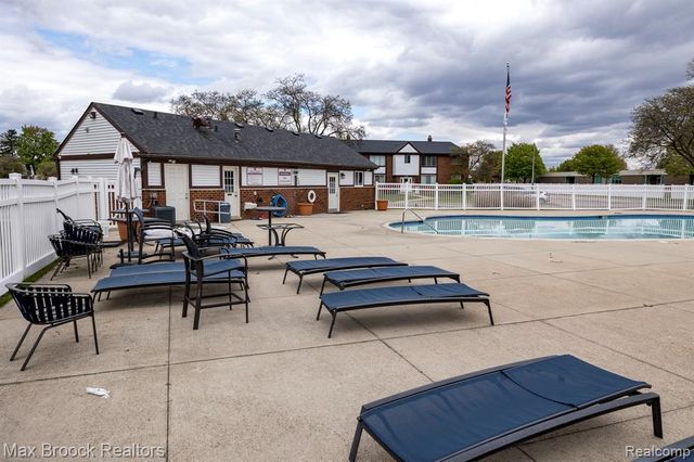 8308 Hickory Drive, Sterling Heights, MI 48312