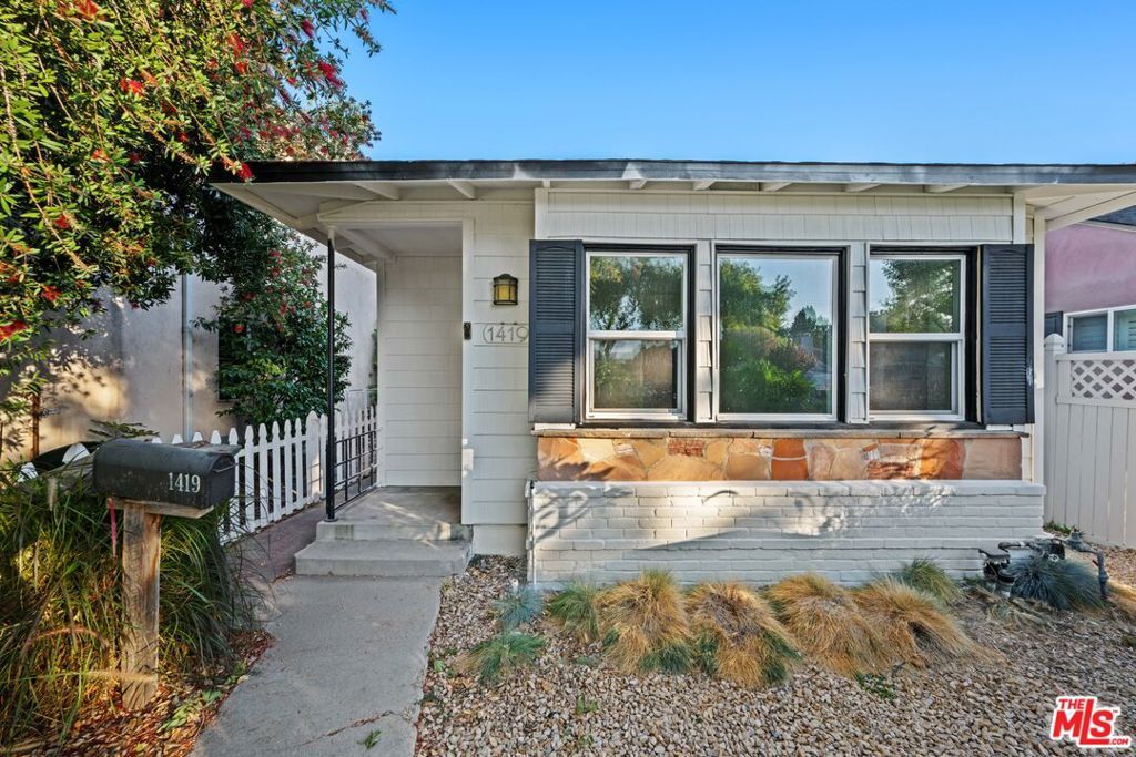 1419 W Clark Avenue, Burbank, CA 91506 — photo 2
