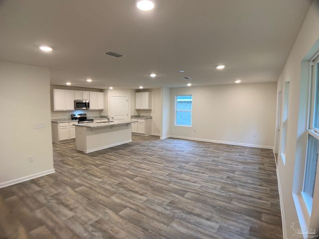 6432 Firefly Dr, Milton, FL 32583