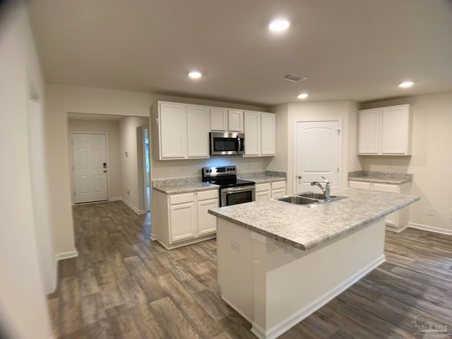 6432 Firefly Dr, Milton, FL 32583