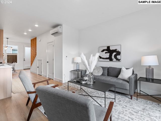 4370 N GANTENBEIN Ave 4, Portland, OR 97217