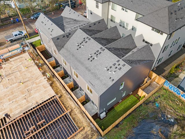 4370 N GANTENBEIN Ave 4, Portland, OR 97217