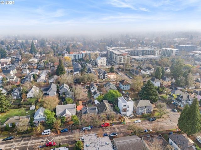 4370 N GANTENBEIN Ave 4, Portland, OR 97217