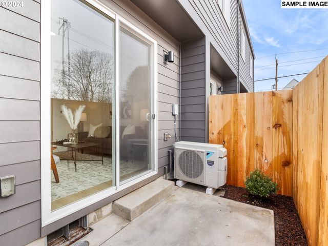 4370 N GANTENBEIN Ave 4, Portland, OR 97217