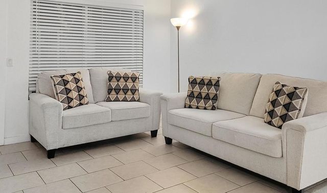 1643 Pentecost Way 1, San Diego, CA 92105