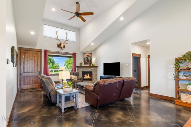 101 King Meadow Ln, Bozeman, MT 59718