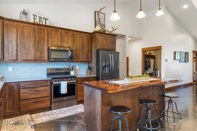 101 King Meadow Ln, Bozeman, MT 59718