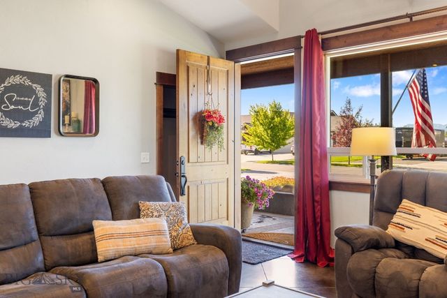 101 King Meadow Ln, Bozeman, MT 59718