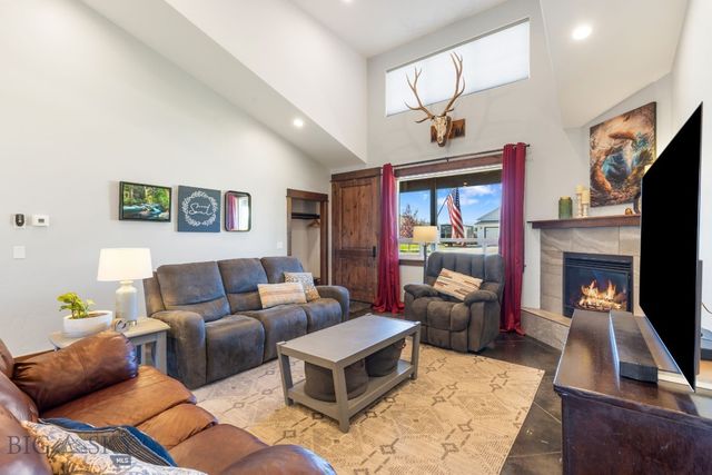 101 King Meadow Ln, Bozeman, MT 59718