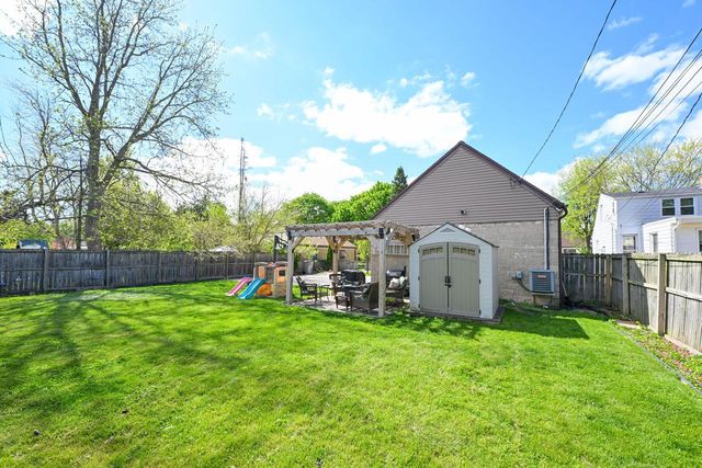 440 Norwich STREET, Milwaukee, WI 53207