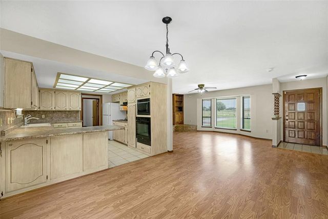 1531 County Rd 1300, Amber, OK 73004