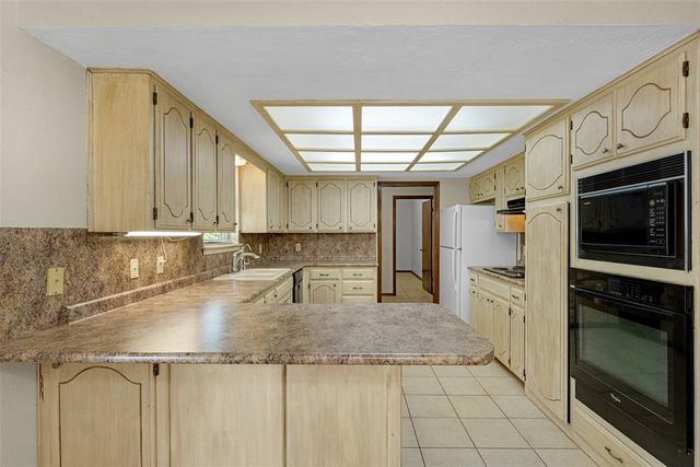 1531 County Rd 1300, Amber, OK 73004