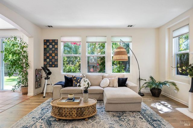 20 Ashland Dr, Novato, CA 94949