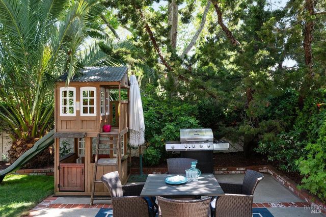 20 Ashland Dr, Novato, CA 94949