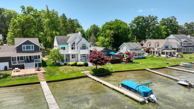 413 Oakwood Avenue, Columbia Twp, MI 49234