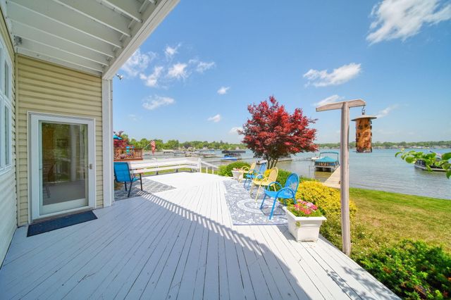 413 Oakwood Avenue, Columbia Twp, MI 49234