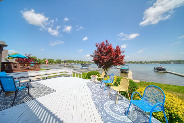 413 Oakwood Avenue, Columbia Twp, MI 49234