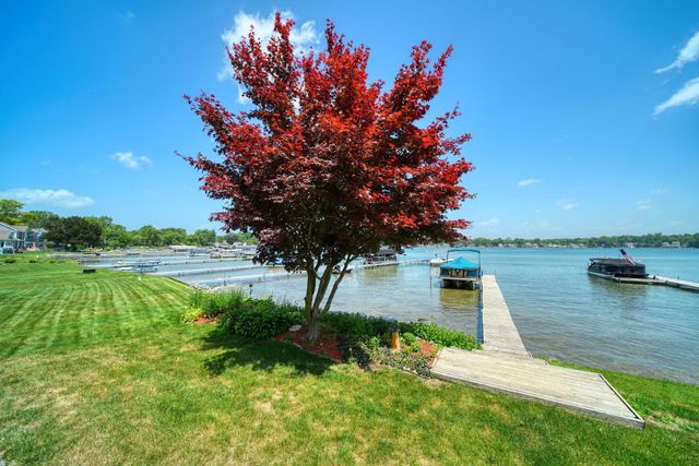 413 Oakwood Avenue, Columbia Twp, MI 49234
