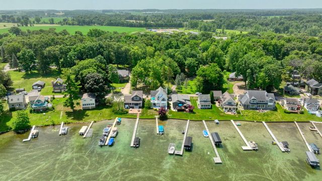 413 Oakwood Avenue, Columbia Twp, MI 49234