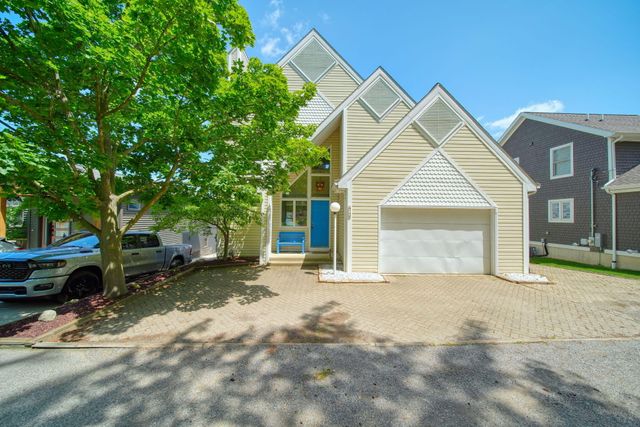413 Oakwood Avenue, Columbia Twp, MI 49234