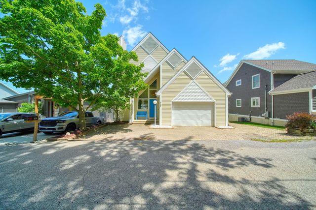 413 Oakwood Avenue, Columbia Twp, MI 49234