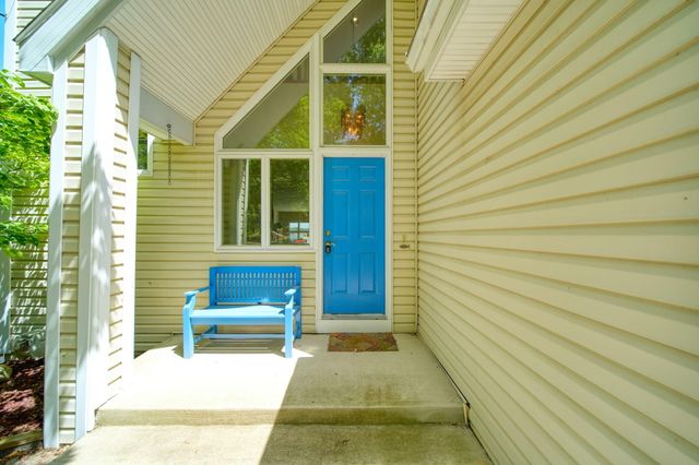 413 Oakwood Avenue, Columbia Twp, MI 49234