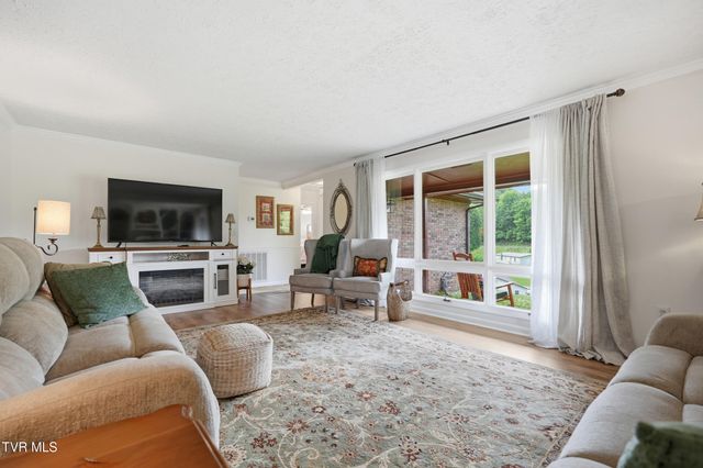 5461 Thackers Branch Road, Norton, VA 24273