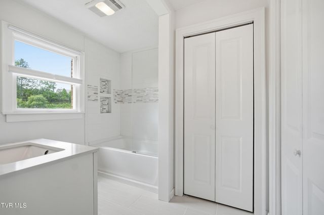 5461 Thackers Branch Road, Norton, VA 24273