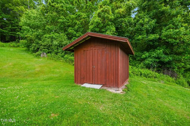 5461 Thackers Branch Road, Norton, VA 24273