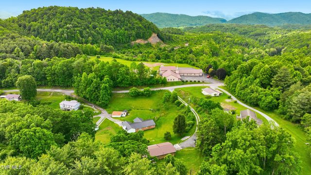 5461 Thackers Branch Road, Norton, VA 24273