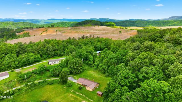 5461 Thackers Branch Road, Norton, VA 24273