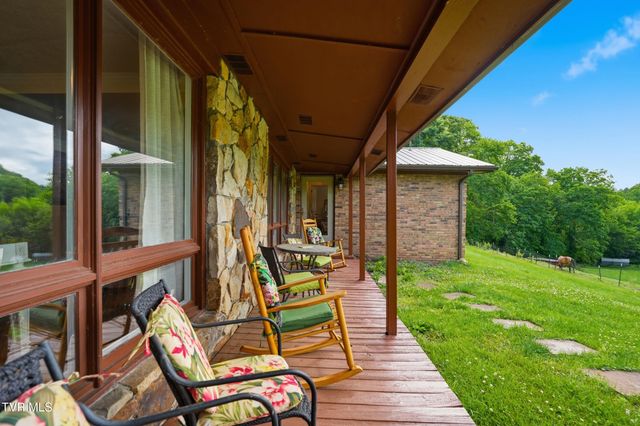 5461 Thackers Branch Road, Norton, VA 24273