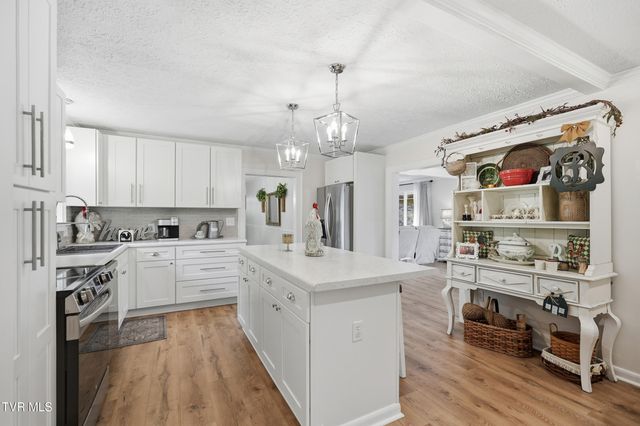 5461 Thackers Branch Road, Norton, VA 24273