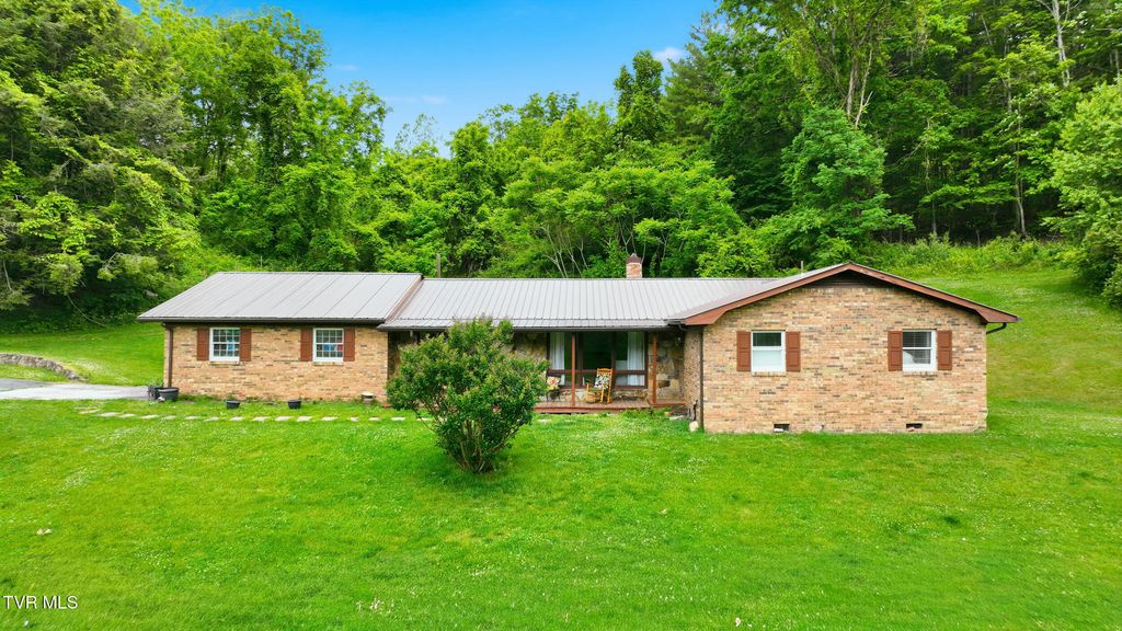 5461 Thackers Branch Road, Norton, VA 24273