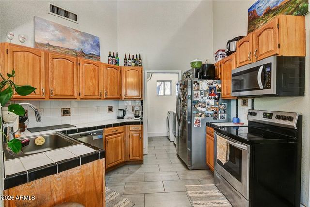 1418 E MALAPAI Drive, Phoenix, AZ 85020