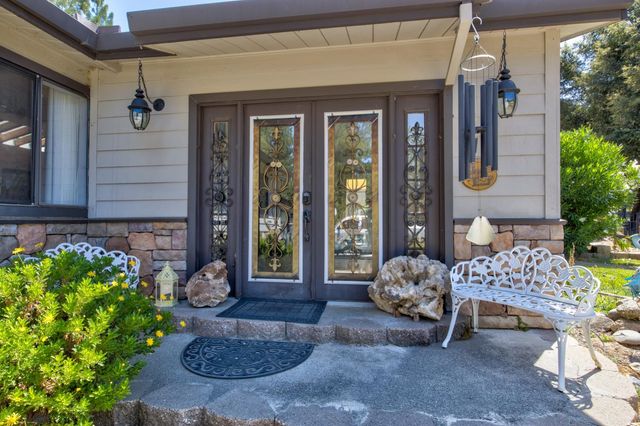 415 Carriage Lantern Ct, Somerset, CA 95684