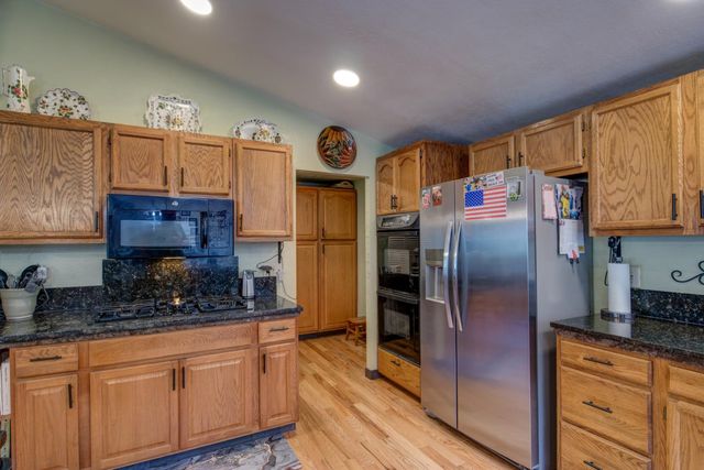 415 Carriage Lantern Ct, Somerset, CA 95684