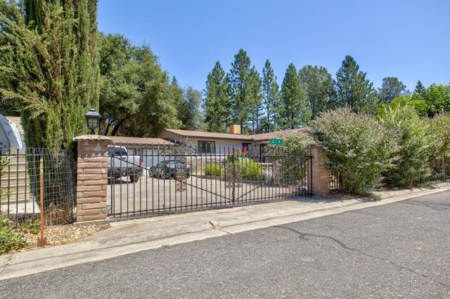 415 Carriage Lantern Ct, Somerset, CA 95684