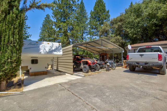 415 Carriage Lantern Ct, Somerset, CA 95684