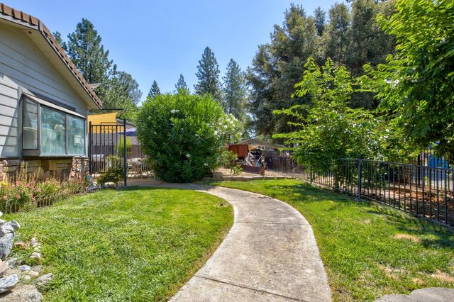 415 Carriage Lantern Ct, Somerset, CA 95684