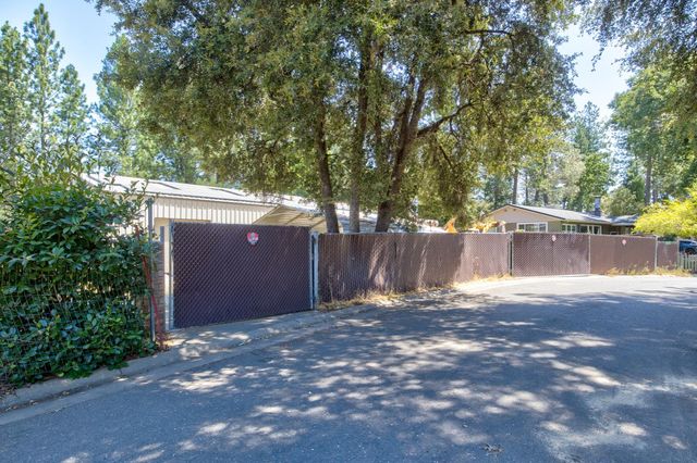 415 Carriage Lantern Ct, Somerset, CA 95684