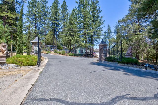 415 Carriage Lantern Ct, Somerset, CA 95684