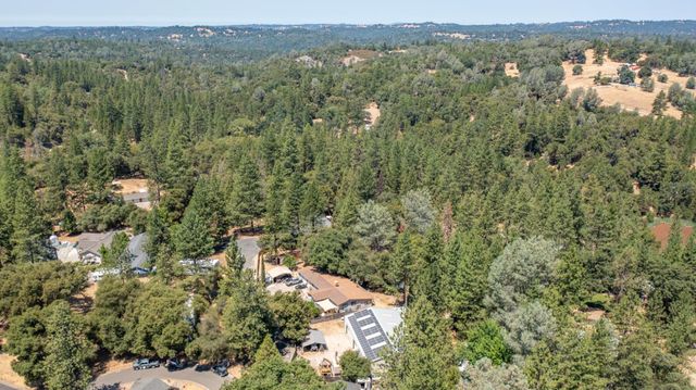 415 Carriage Lantern Ct, Somerset, CA 95684
