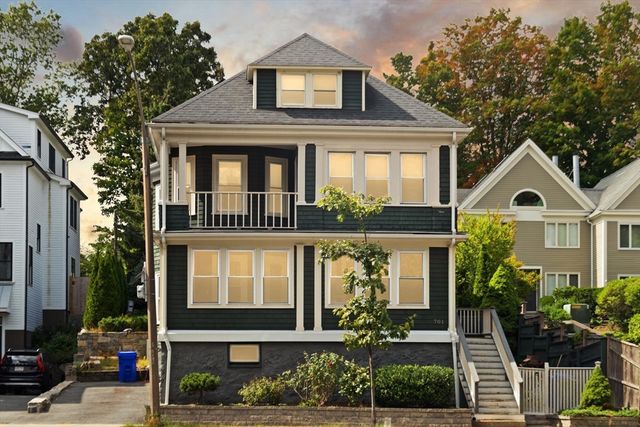 701 Hammond St 2, Brookline, MA 02467