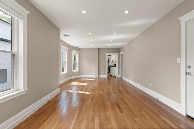 701 Hammond St 2, Brookline, MA 02467