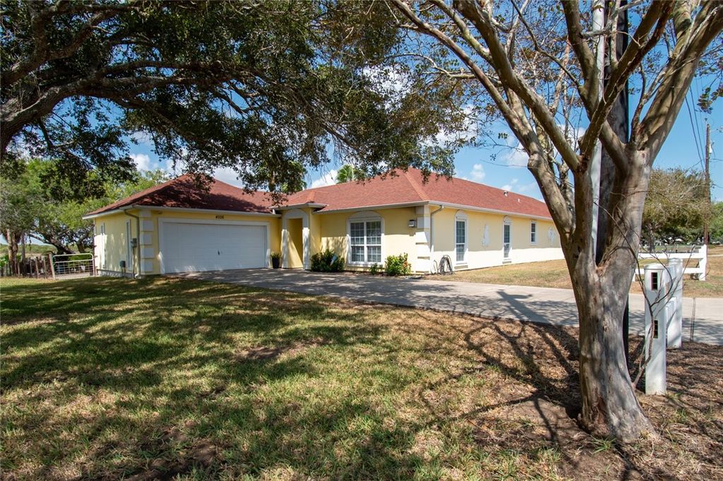 4006 Berlet Lane, Corpus Christi, TX 78418 — photo 2