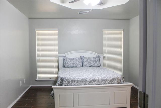 820 Glenwood Drive, Moore, OK 73160