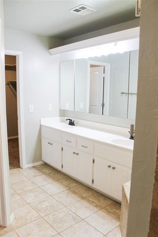 820 Glenwood Drive, Moore, OK 73160