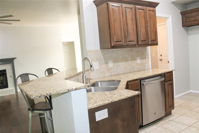 820 Glenwood Drive, Moore, OK 73160