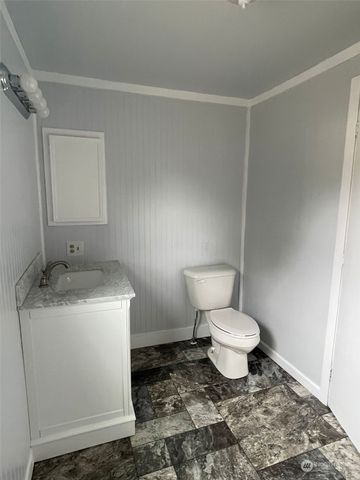 2958 Mountain View Road #F, Silverdale, WA 98383